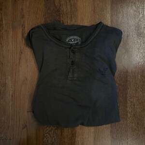 American Eagle Outfitters Men's Super Soft Standard Fit Short Sleeve Henley Shir